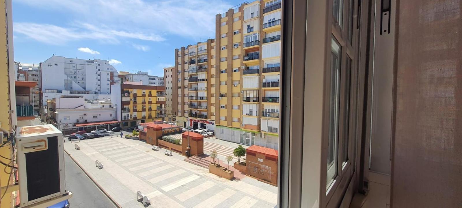 Rooms Tourist Apartment Уелва Екстериор снимка